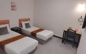 Cmn Hotel & Homestay